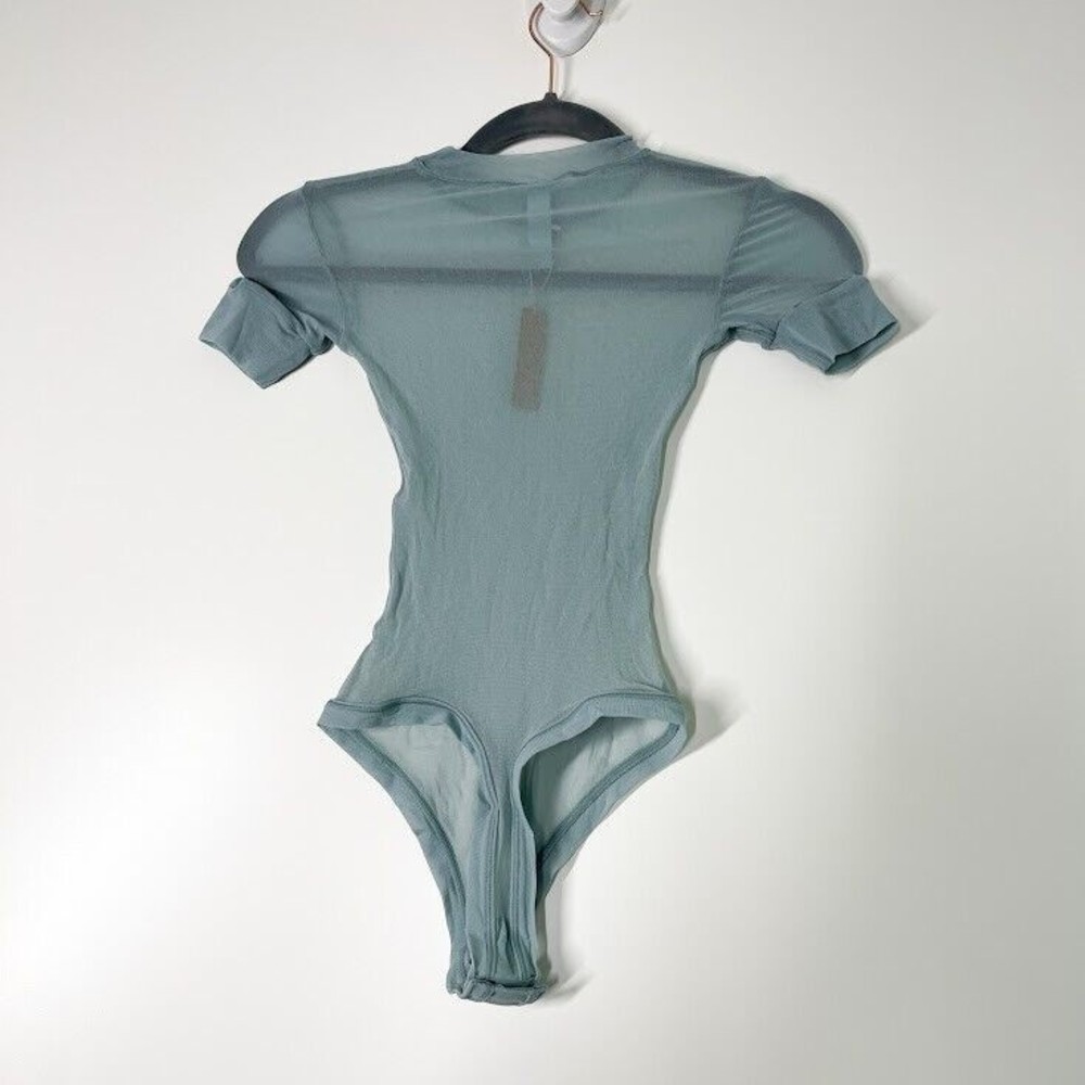 SKIMS Kim Kardashian Summer Mesh Sheer Thong Bodysuit Crew Neck Bone Sz XXS NWT - Picture 3 of 9